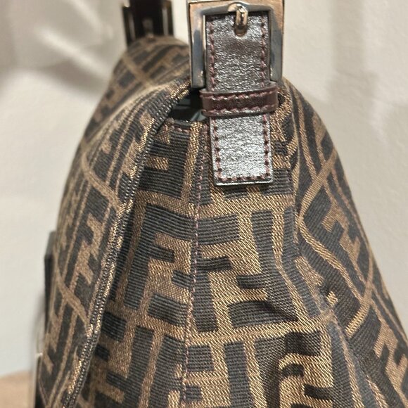 Authentic Fendi Zucca Mama Baguette – Excellent Condition - Picture 8 of 10